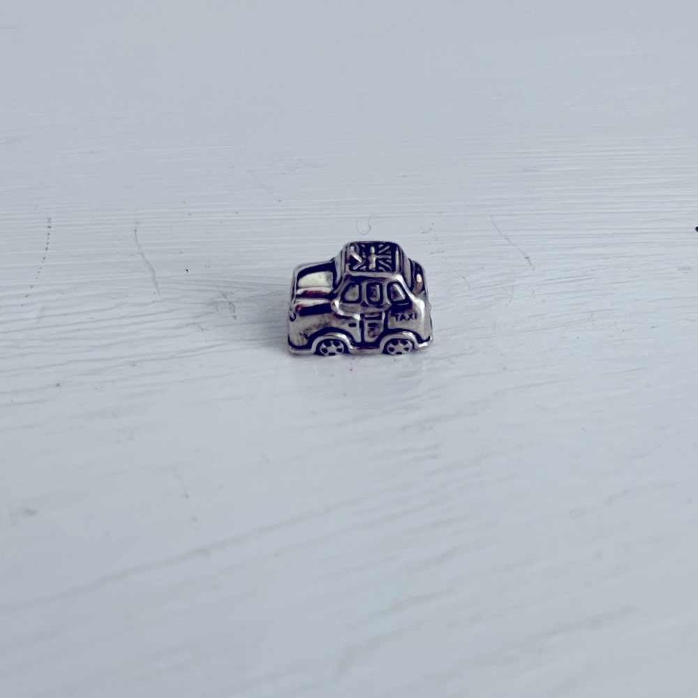 PANDORA Taxi Charm 925